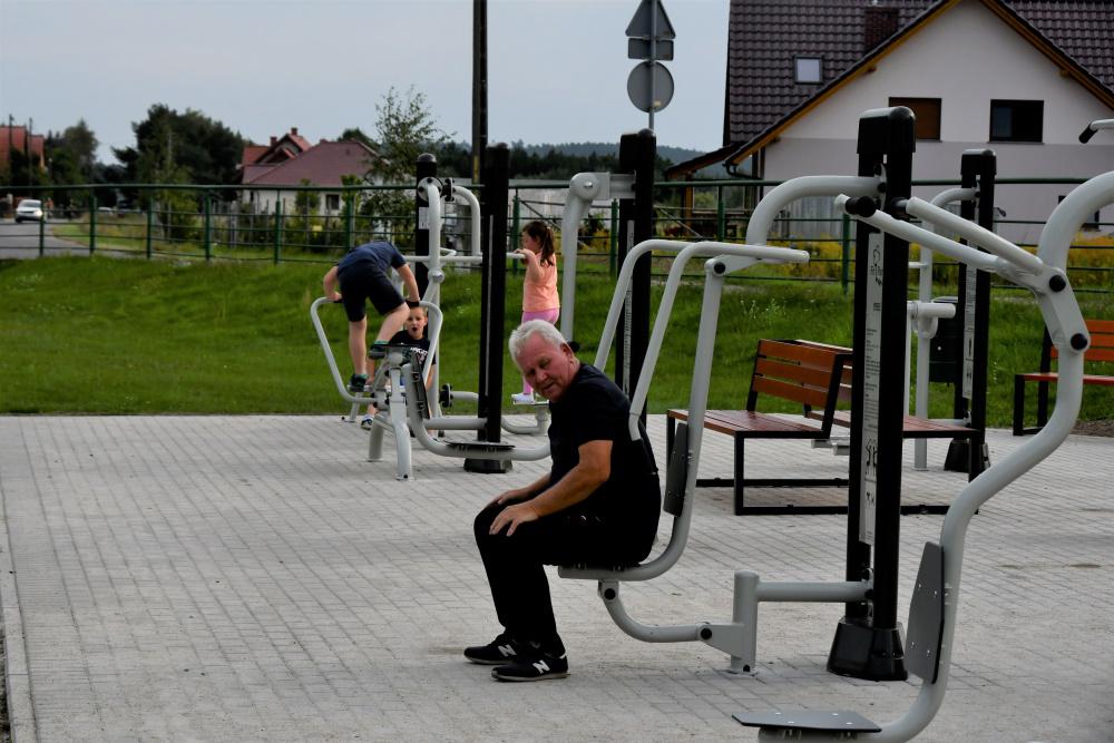 Siłownia zewnętrzna czeka na ćwiczących