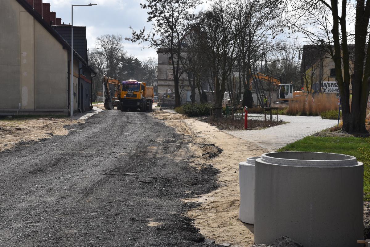 Kanalizacja w mieście, a potem odnowione nawierzchnie