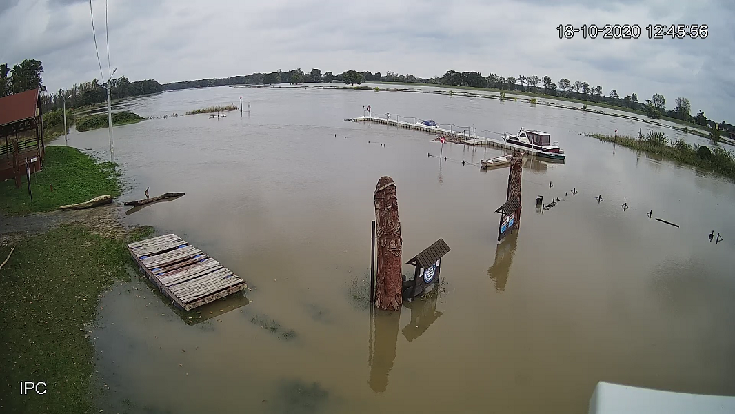 Port w Ścinawie pod wodą, ale miasto bezpieczne