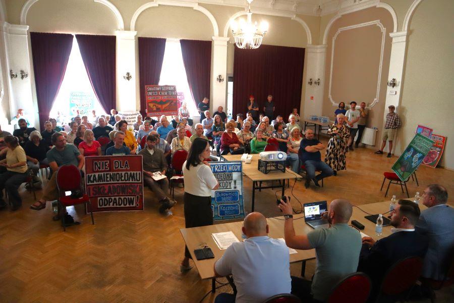 Rośnie protest przeciwko inwestycji zagrażającej Krainie Wygasłych Wulkanów