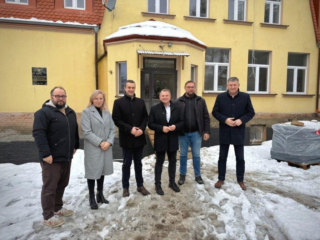 Wojewoda odwiedził gminę Zagrodno. Była okazja do przyjrzenia się gminnym inwestycjom