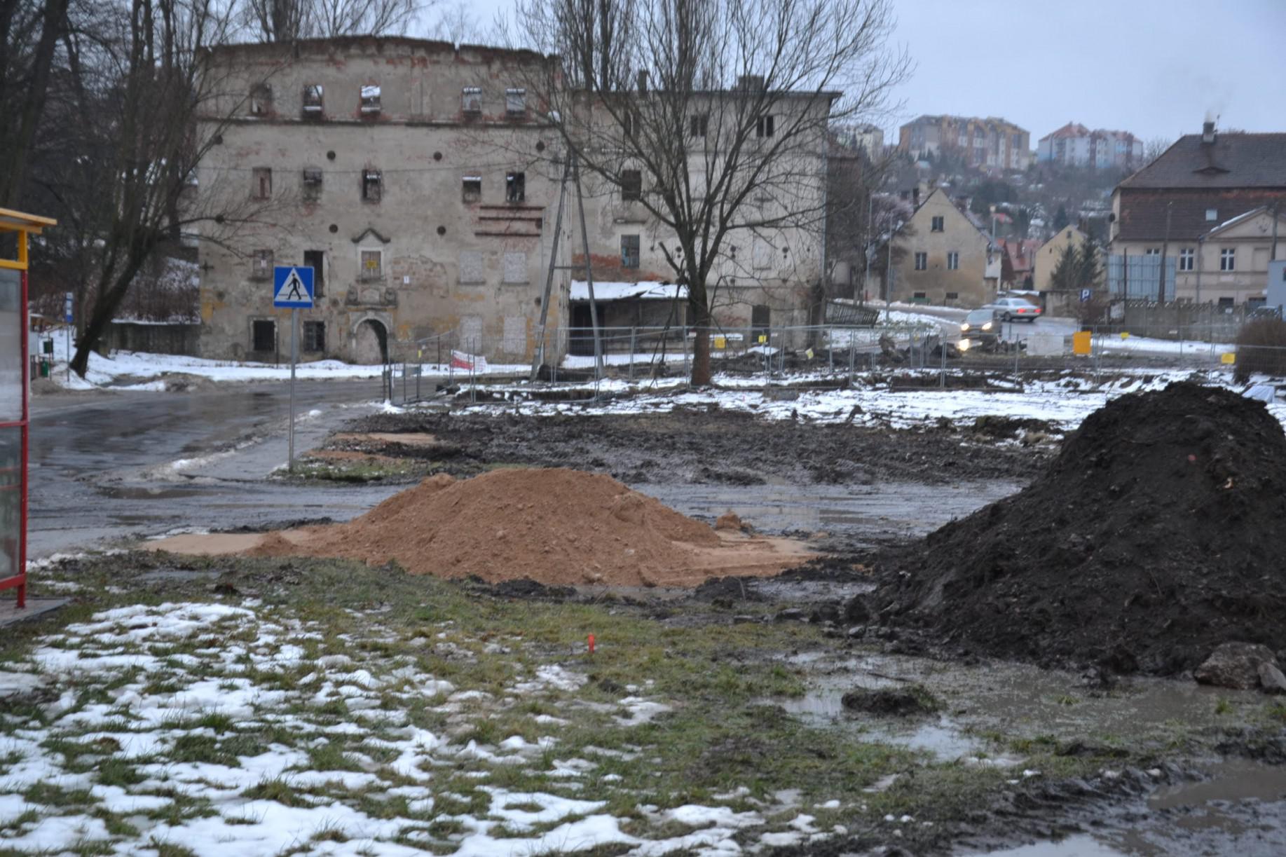 Śniegi stopniały i znów budują drogi rowerowe