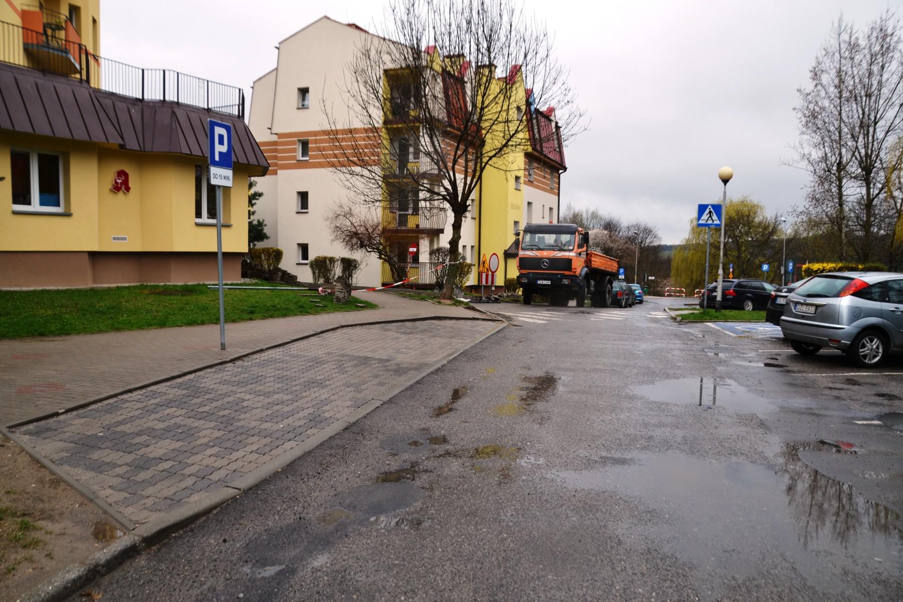 Wiosna na miejskich drogach. Tempo prac nie słabnie