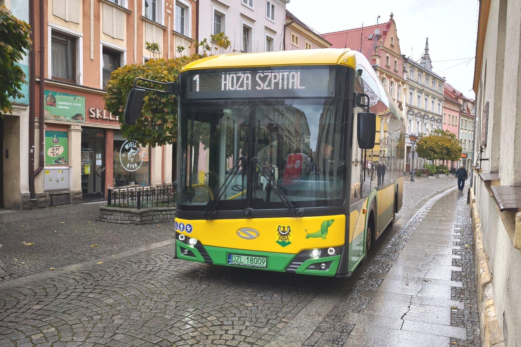 W dni świąteczne miejskie autobusy nie pojadą wcale...