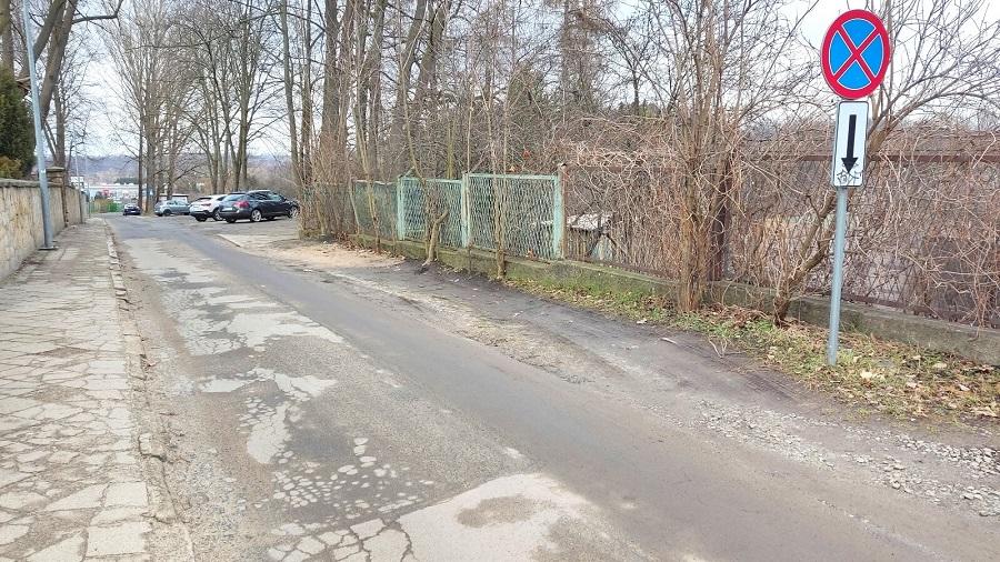 Parkingi, przystanki, chodniki – oto miejski przepis na Cmentarną