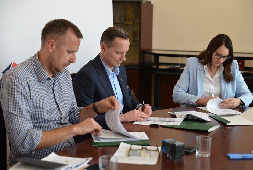  Kontrakt na park tenisowy podpisany