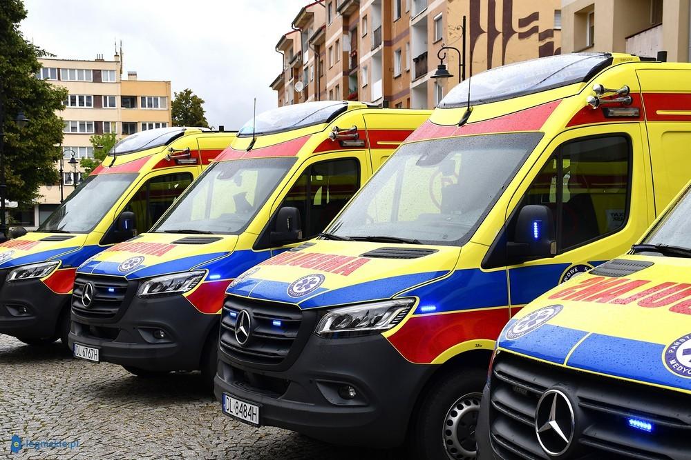 Alert w pogotowiu. Dwóch ratowników z Lubina zwolnionych po wykryciu amfetaminy