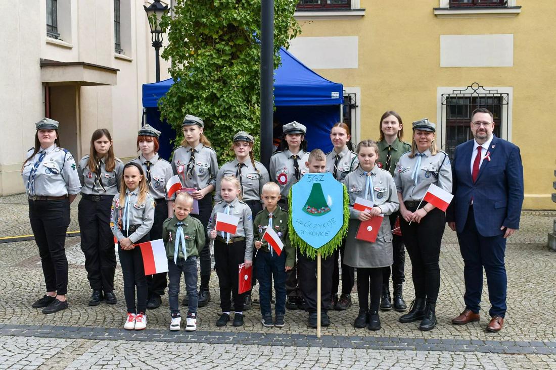 Zjednoczeni pod biało-czerwoną