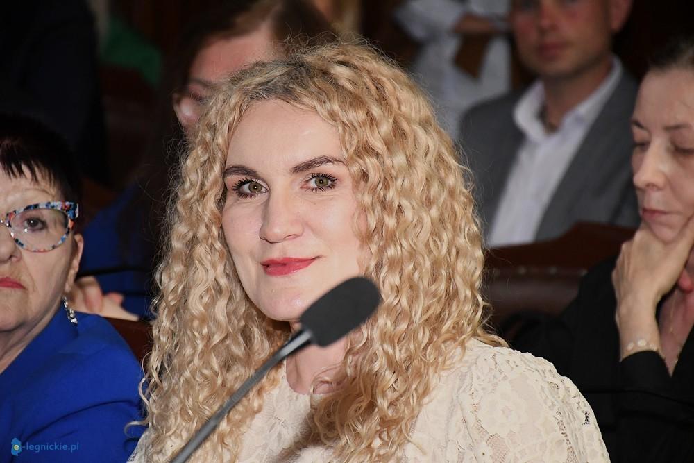 Winda wciąż czeka. Odpowiedź, która nie rozwiązuje problemu. Takie cuda tylko w Jaworze