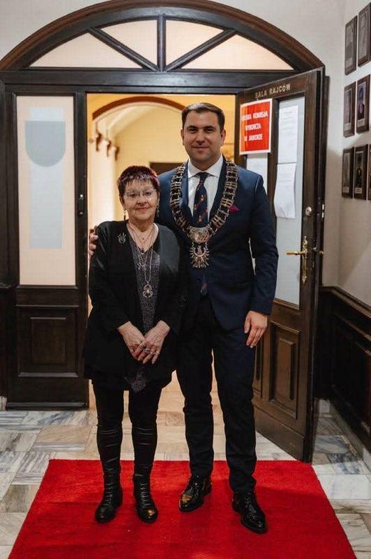 Imperium EB kontratakuje. Radna A.Kozak odeszła z  ":Bliżej Mieszkańców". Kto następny ?