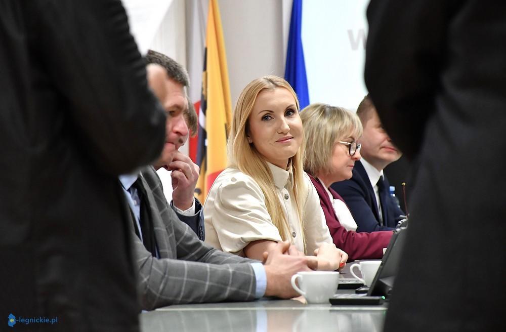 Radna zrezygnowała z pracy w zarządzie powiatu. Starosta ma problem