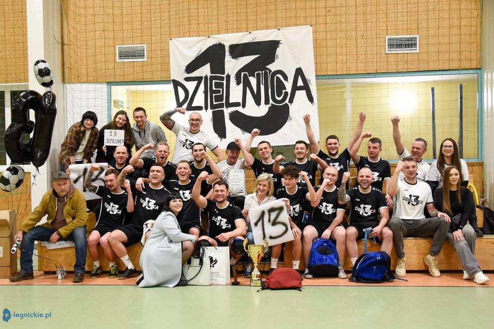 Jaworska Liga Halowa w blokach startowych. 30 listopada pierwsza kolejka