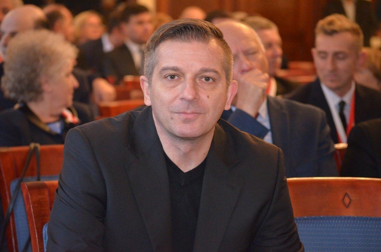 Trener poprowadzi 2 drużyny: okręgówki i A-klasy. W przeszłości strzelał gole dla Chrobrego i ...