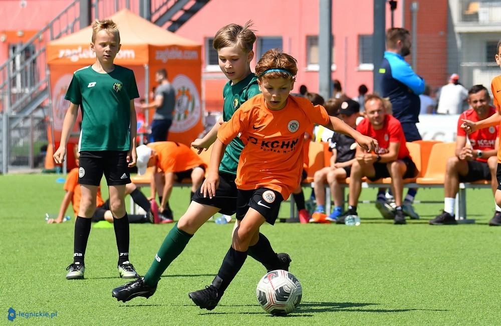 Rządowe wsparcie dla KGHM Zagłebie, Miedzi Legnica i Chrobrego Głogów. Setki tysięcy dla piłkarskich akademii !