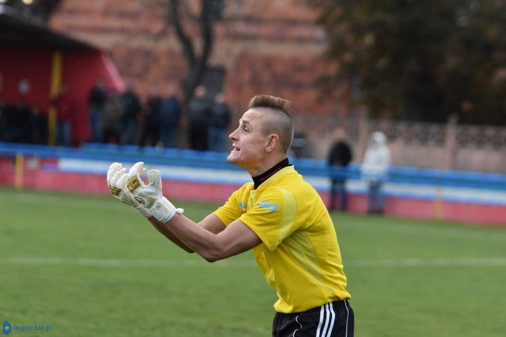 D. Wójcik wraca do Ścinawy. A. Buczek w Iskrze Kochlice. Ruszył wyścig zbrojeń