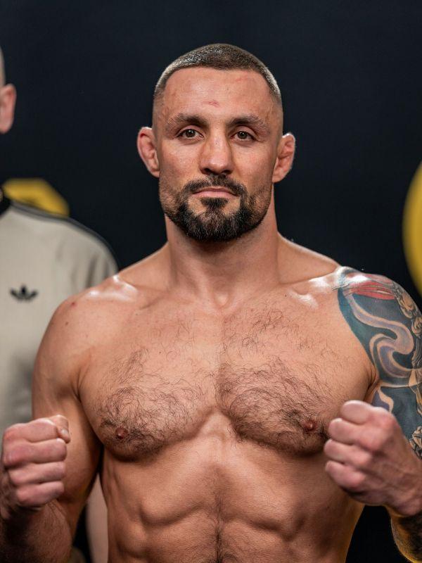 Wojownik Armii Mateusz Janur triumfował w OKTAGON MMA
