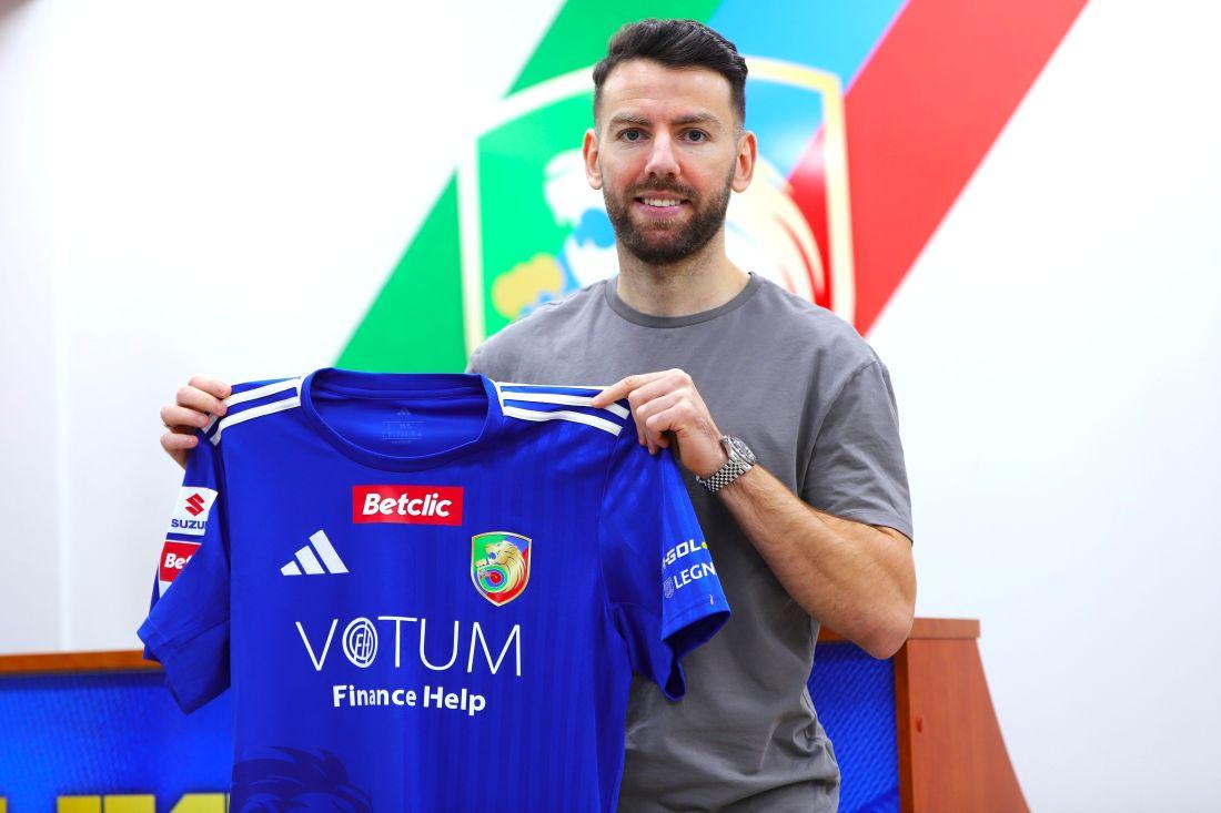 Erdal Rakip wzmacnia środek pola Miedzi!