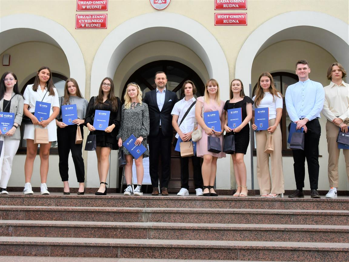 Stypendia naukowe dla najlepszych uczniów