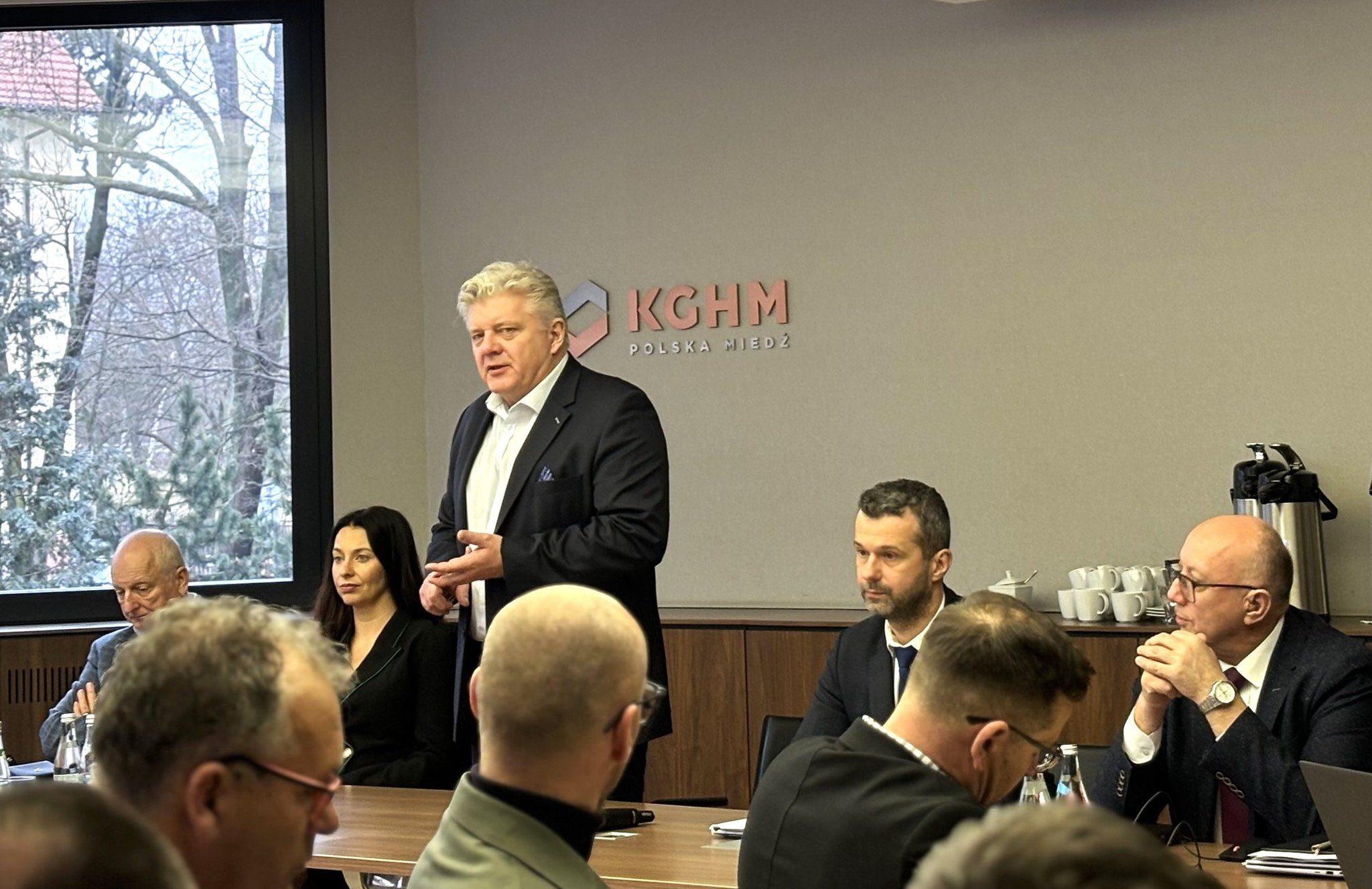 Porozumienie płacowe w KGHM – podwyżki o 6,8% i przeszeregowania dla pracowników