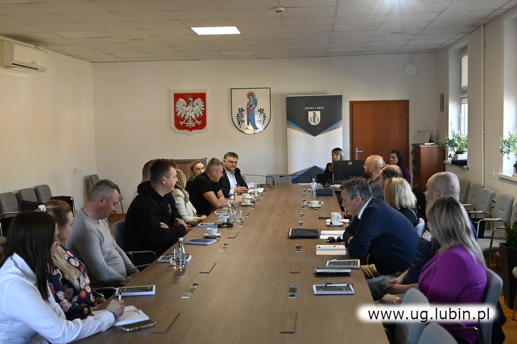 Przedsiębiorcy przy jednym stole