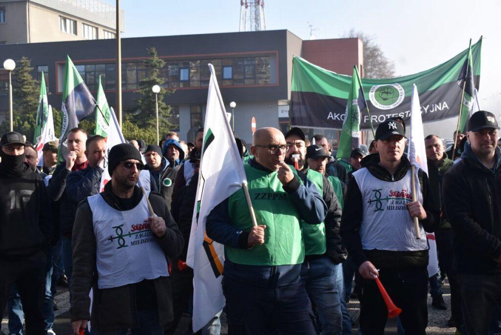 Załoga „PeBeKi” zadecyduje w referendum o strajku