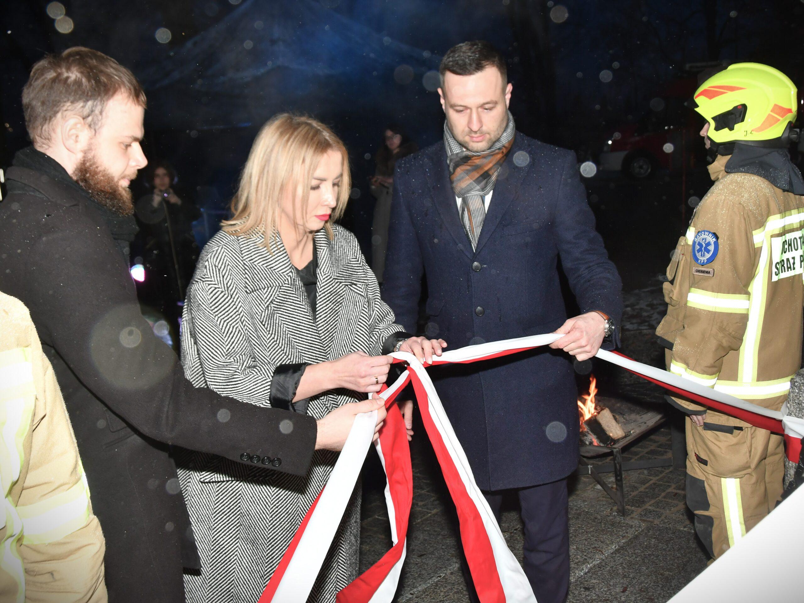 Lekcja patriotyzmu w Chobieni – odsłonięcie pomnika im. Bohaterów Westerplatte