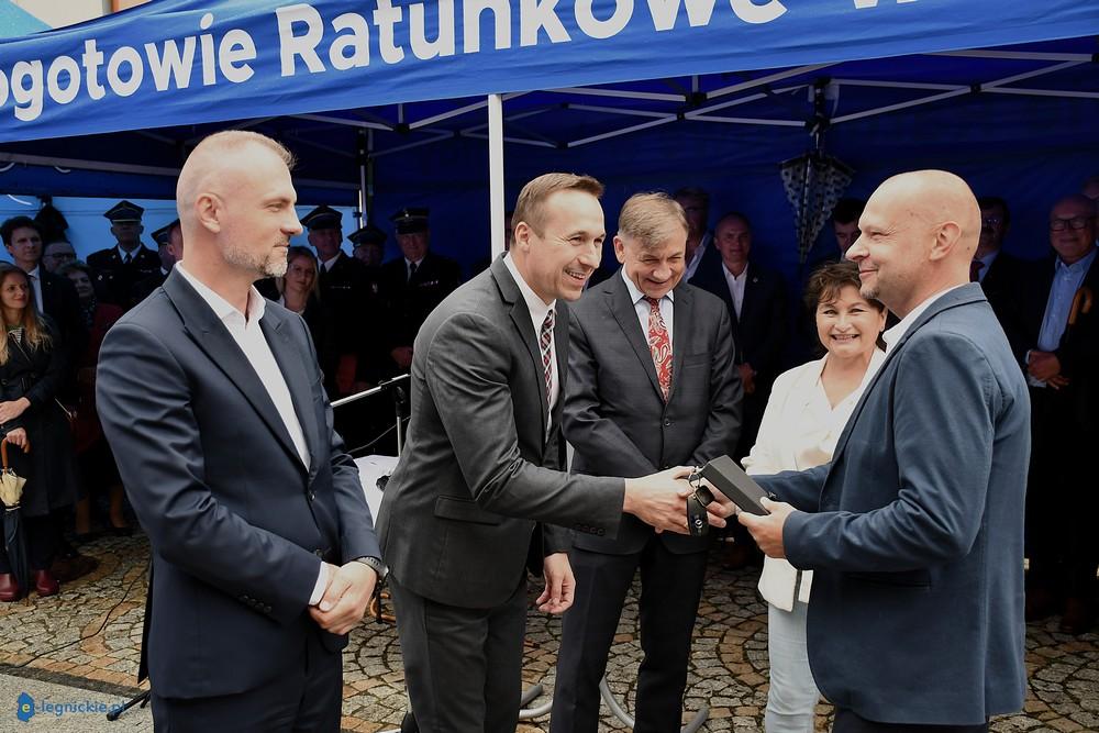 Nowe karetki dla pogotowia ratunkowego (FOTO)