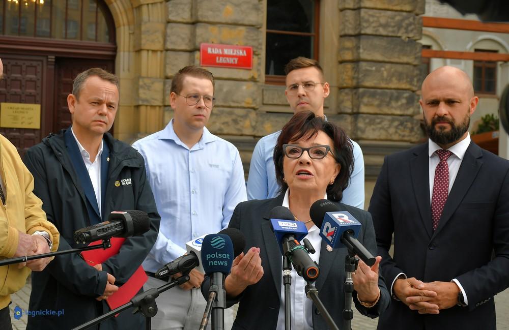 E.Witek ostro o aferze powodziowej: „To jest buta i arogancja”. PiS uderza w KO na Dolnym Śląsku