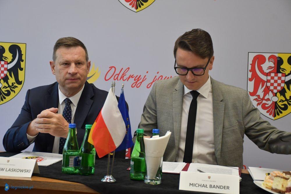 Przejście jest, ale w nocy niewidoczne. Mieszkańcy w trwodze