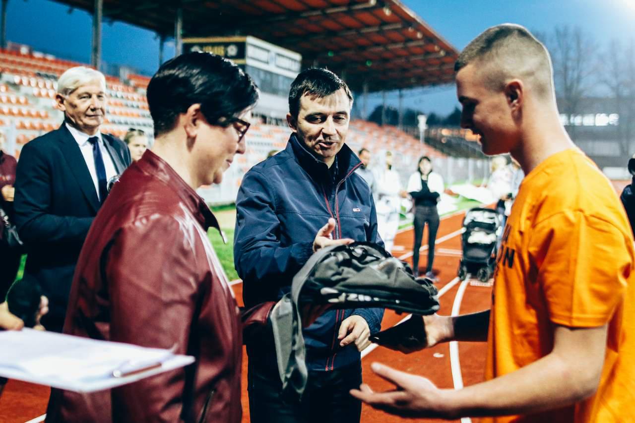 Po raz 6. z osiedlowego boiska przenieśli się na stadion