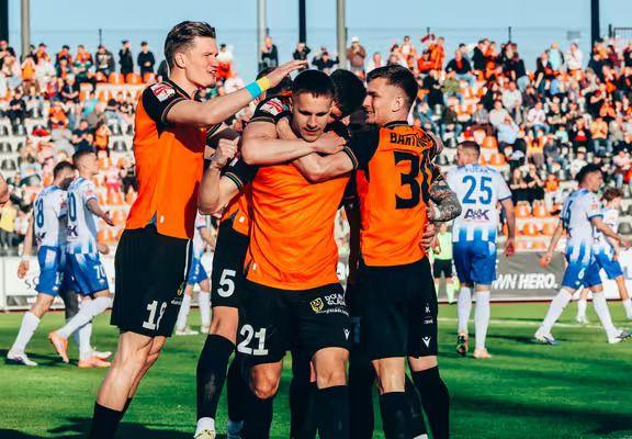 Chrobry nie rezygnuje z walki o ekstraklasę ! A Stal bez trenera !