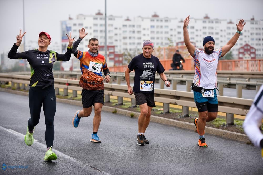 Biegli w półmaratonie i na 10 km. Znajdź się na trasie (FOTO)