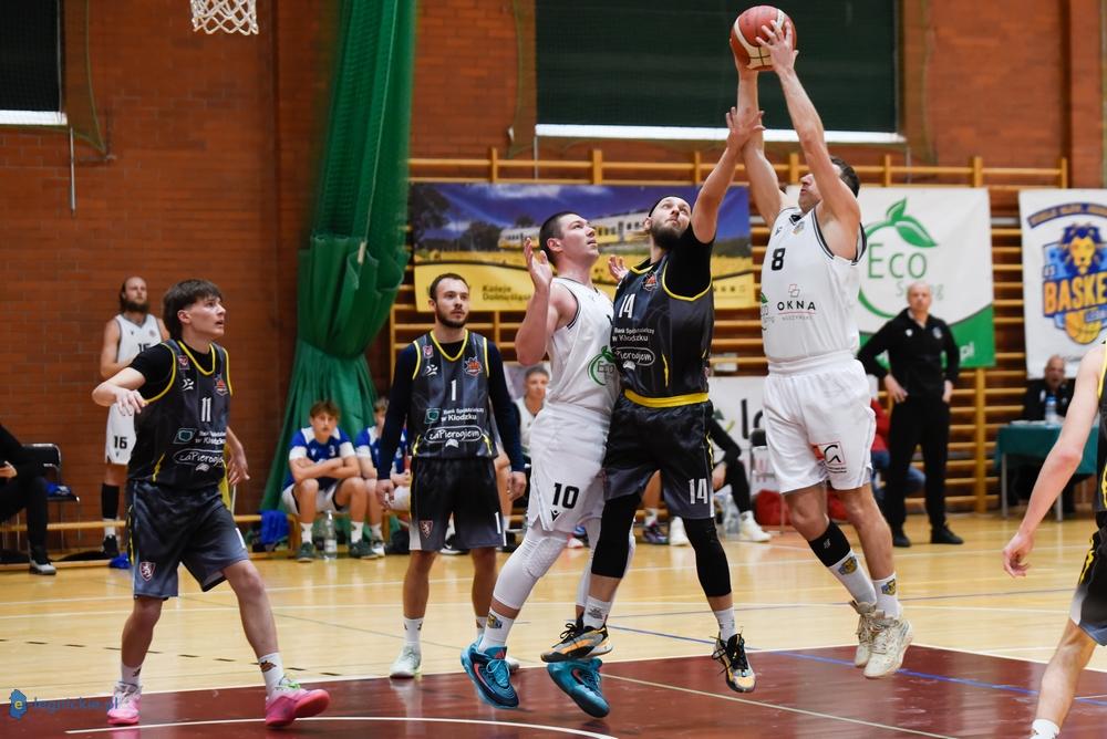 Spokojny triumf Basketu (FOTO)