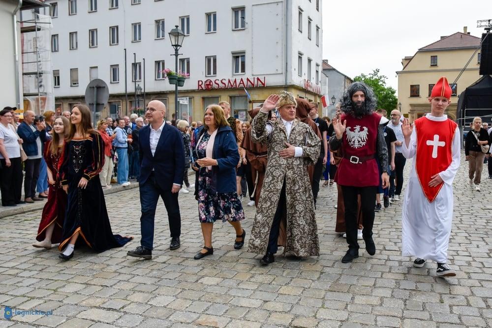 „Bolesław Chrobry – król Polski”. Dni Chojnowa 2025 rozpoczęte (FOTO)