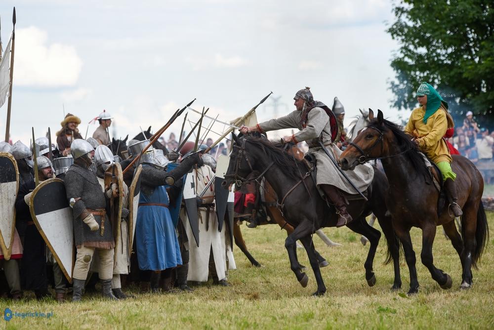 Rycerze, Mongołowie i tysiące widzów. Legnickie Pole znów cofa się do XIII wieku (FOTO)