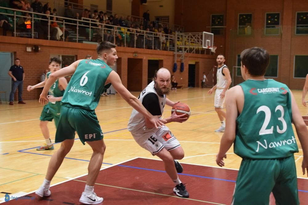 Basket wygrywa w meczu na szczycie (FOTO)