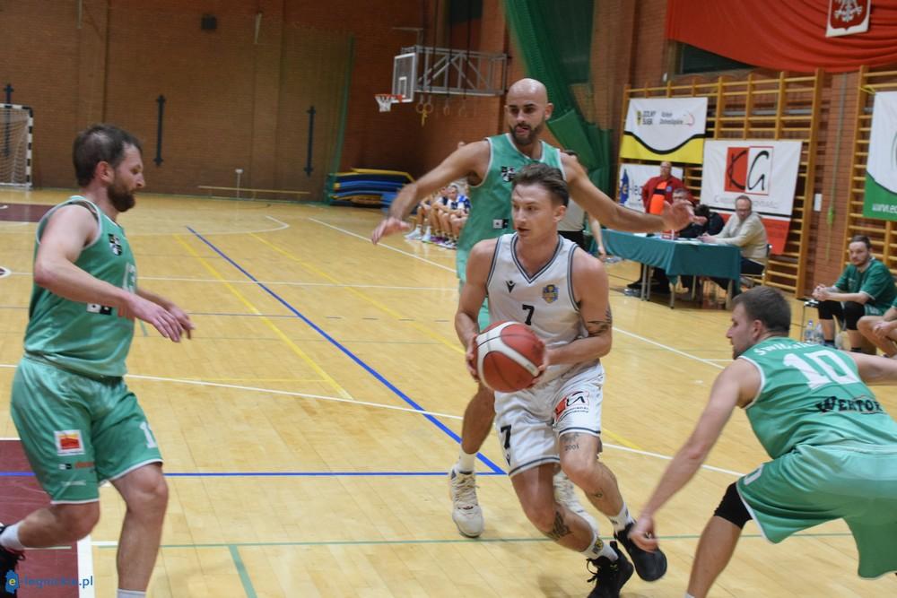 Basket triumfował po świetnej końcówce (FOTO)