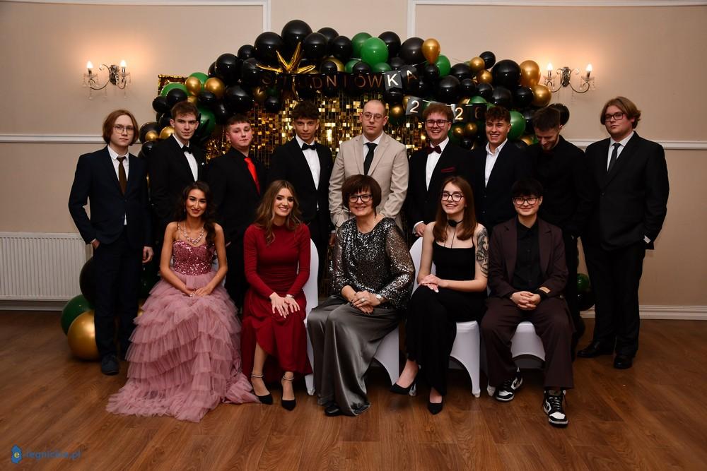 Studniówka legnickiej "Henrykówki" (FOTO)