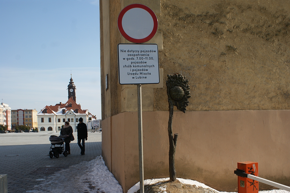 Pomnik wciąż czeka na naprawę