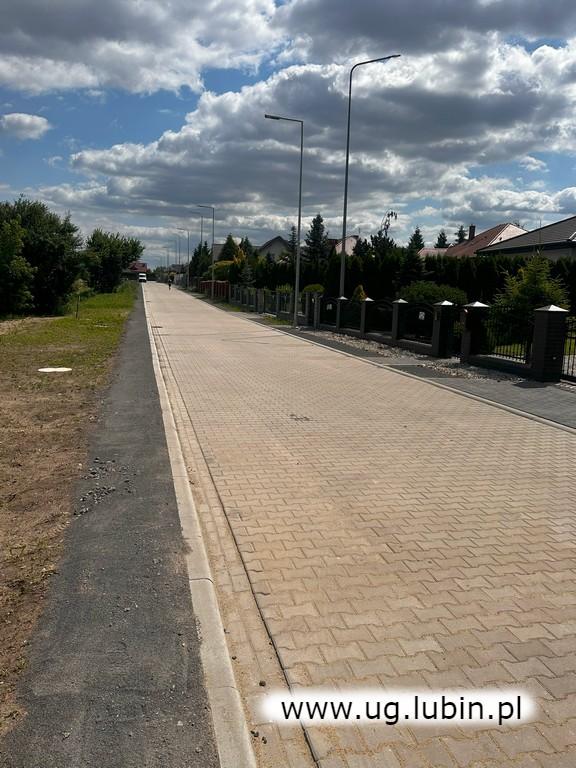 Nowa droga, oświetlenie i kanalizacja w Chróstniku