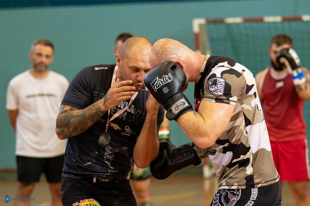 Mistrz zawodowego boksu trenował fighterów w Jaworze (FOTO)