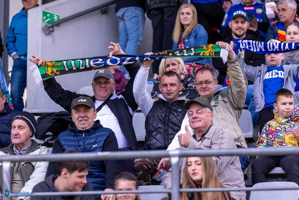 Miedź - Odra: fanatyzm na trybunach (FOTO)