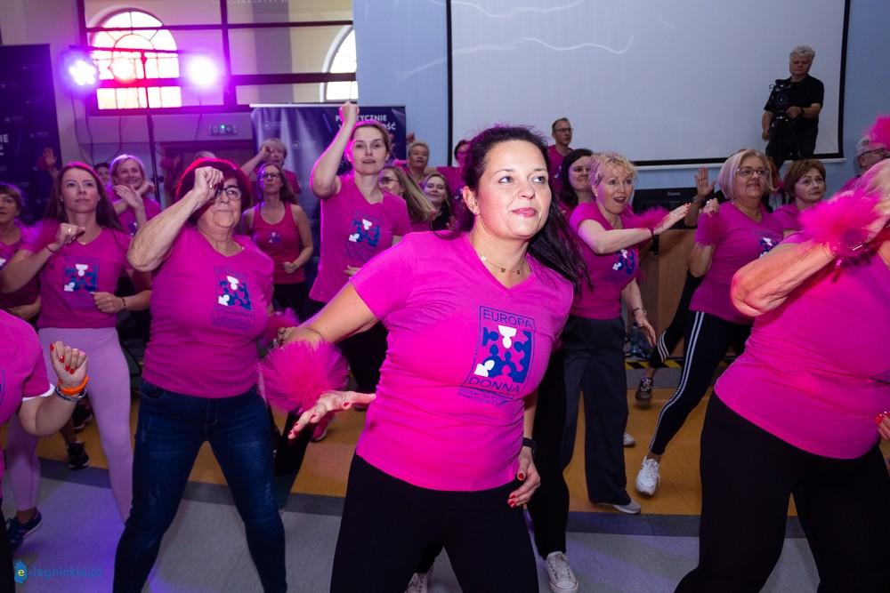 Różowa Zumba - kobiety pomagają powodzianom( FOTO)