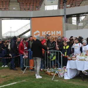 stadion-zaglebia-lubin-swiecenie-pokarmow-fot-marzena-machniak22