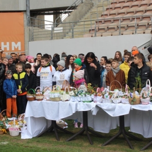 stadion-zaglebia-lubin-swiecenie-pokarmow-fot-marzena-machniak23