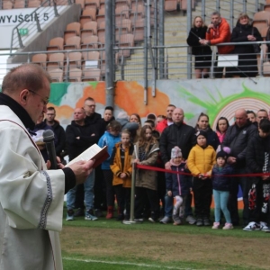 stadion-zaglebia-lubin-swiecenie-pokarmow-fot-marzena-machniak37