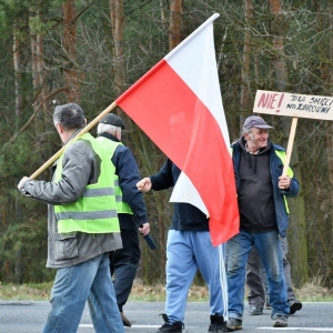 protest-przeciw-odpadom-chojnow-fot-zjak163
