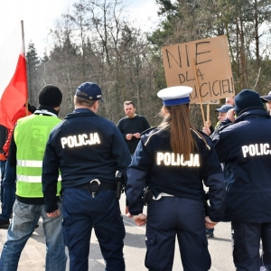 protest-przeciw-odpadom-chojnow-fot-zjak168