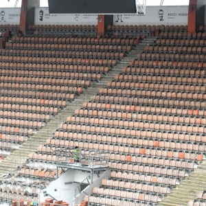 nowe-krzeselka-stadion-fot-zjak03.jpg