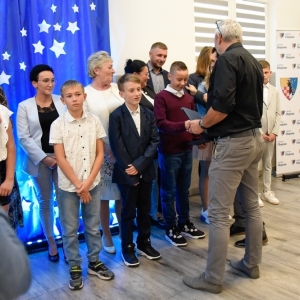 25.09.24-stypendia-gminy-chojnow_115.jpg